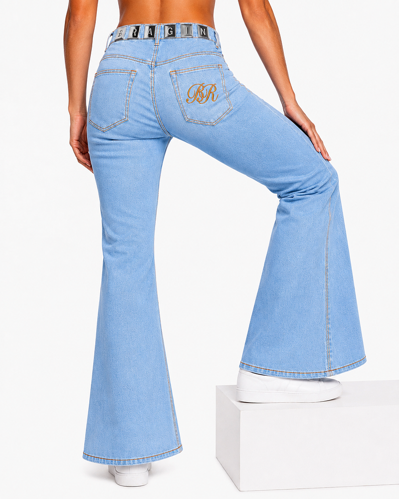 Woman 70s flared jeans