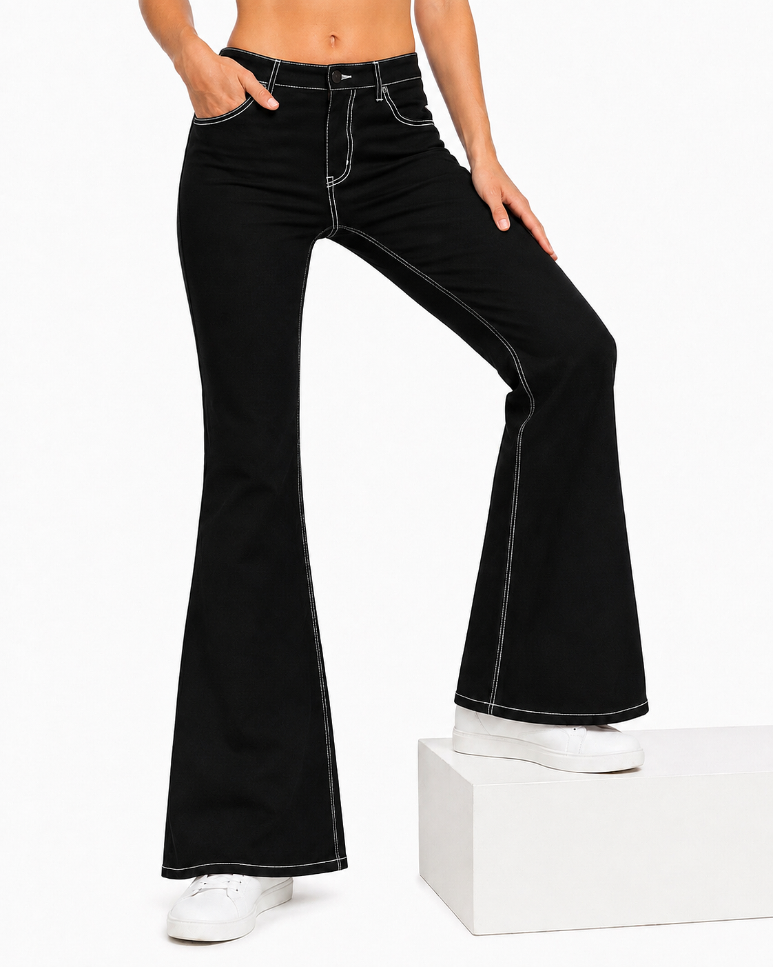 Woman 70s flared jeans